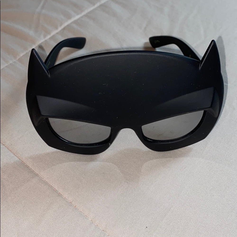 Batman sunglasses DC comics
